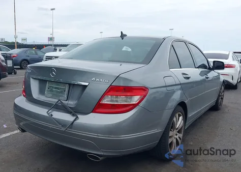 2008 Mercedes-Benz C 300 Luxury 4Matic/Sport 4Matic z USA, uszkodzony, nr VIN WDDGF81X18F067700